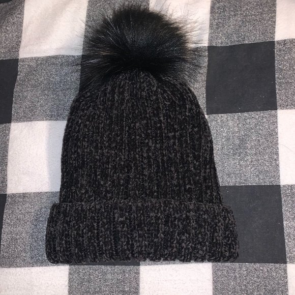 Black Winter Knit Pom Hat Beanie - Picture 6 of 8